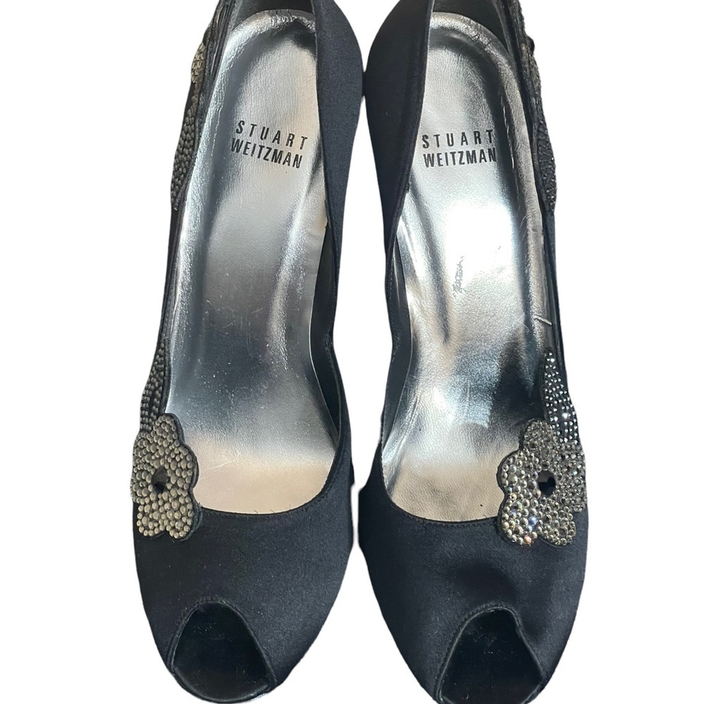 Stuart Weitzman black satin flower pointed toe pumps size 8M - Picture 4 of 12